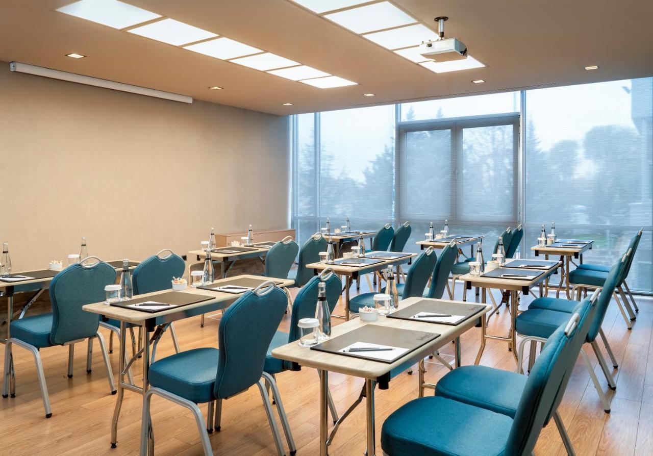 Radisson Blu Ankara Hotel Bagian luar foto